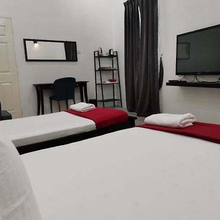Roomstay Hj Esmon Parit Raja Uthm 外观 照片