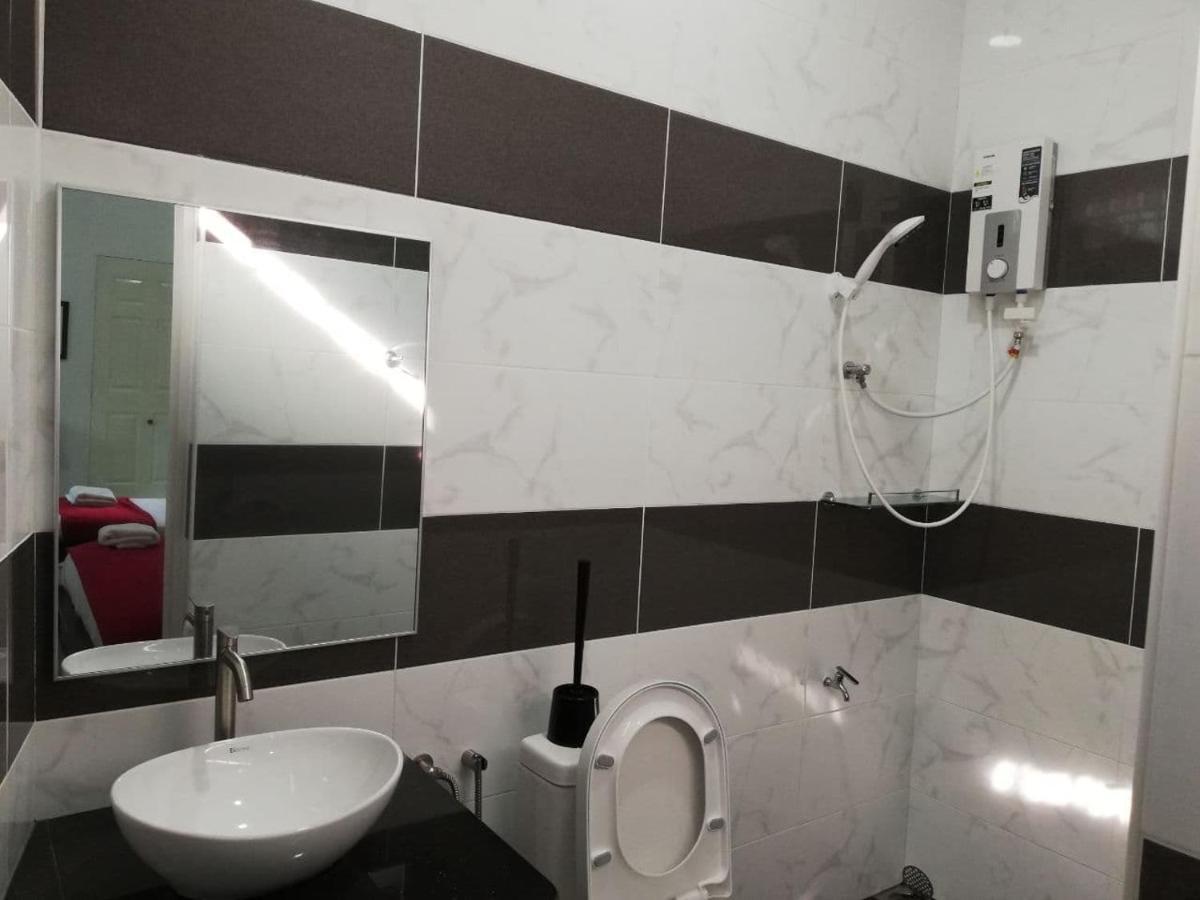 Roomstay Hj Esmon Parit Raja Uthm 外观 照片