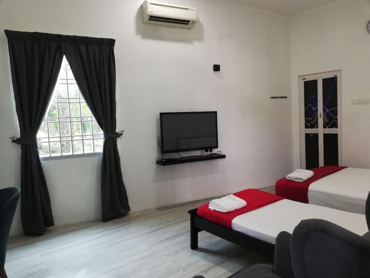 Roomstay Hj Esmon Parit Raja Uthm 外观 照片